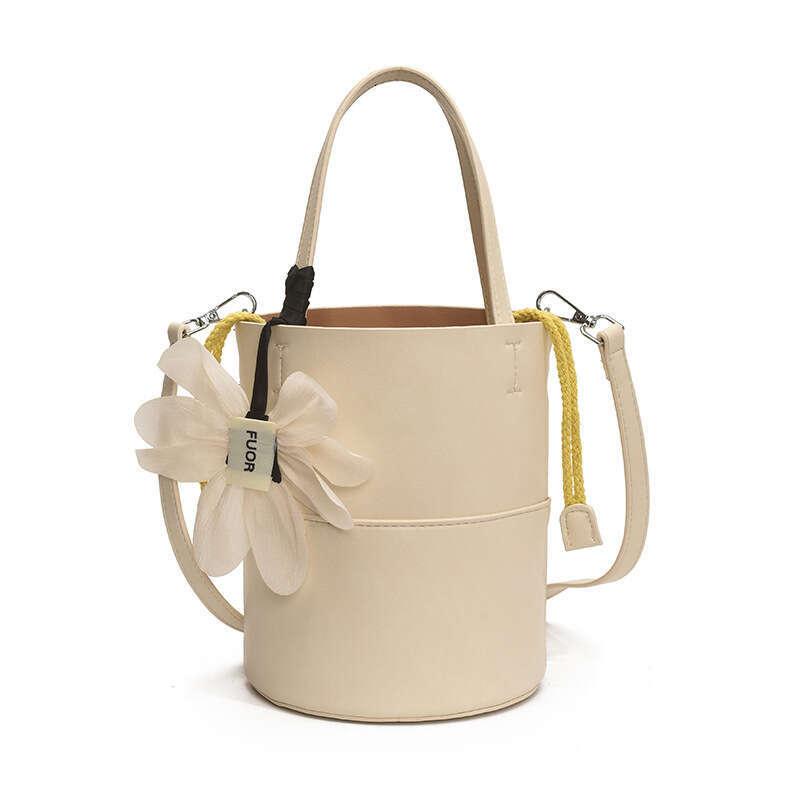 New Personalized Handheld Bucket with Unique Design, Niche Ins Style Shoulder Bag, Elegant Versatile Trendy Crossbody Bag