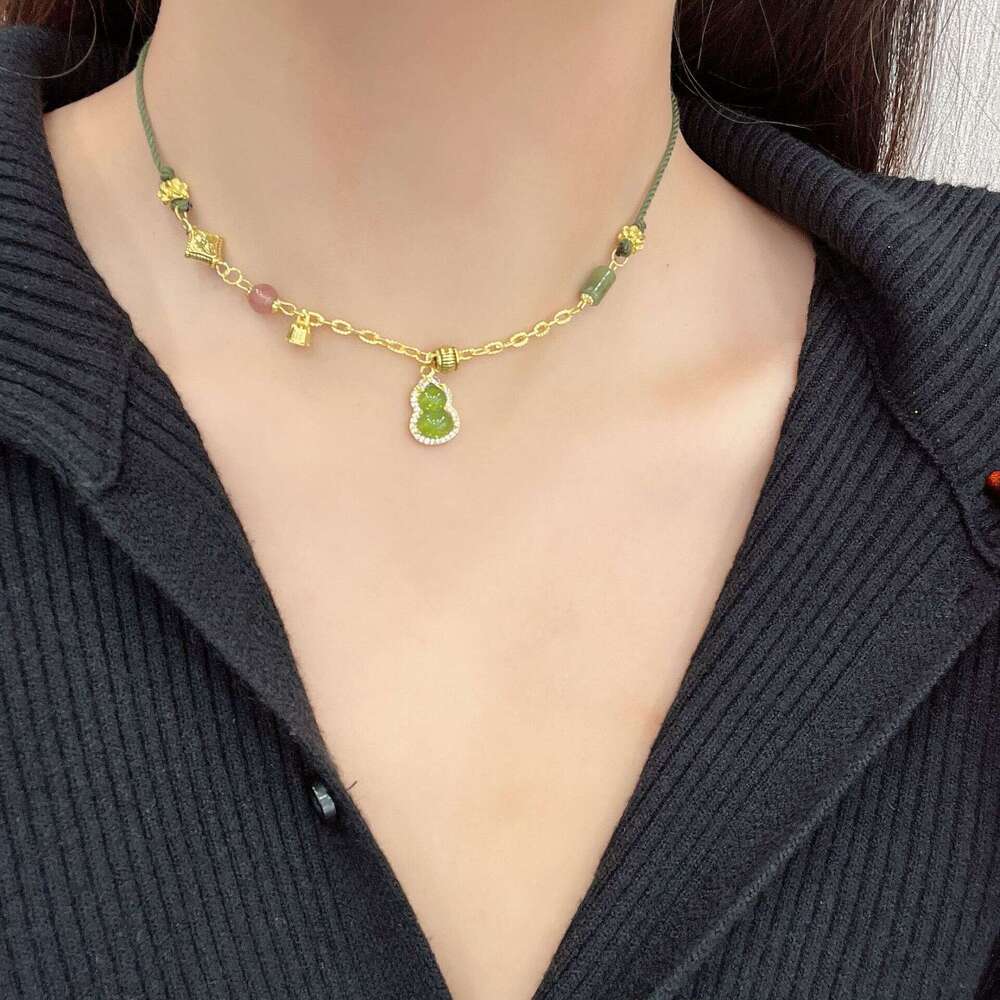 Chinese Style Small Gourd Necklace for Women 2024 New Light Niche High-end Braided Rope Collarbone Chain Accessory dc8