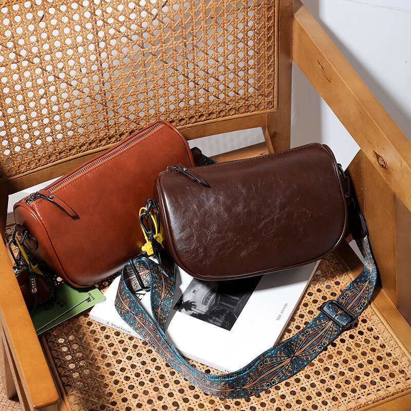 Wide Strap Design for Women 2022 New Oil Wax Soft Leather Texture Single Shoulder Underarm Versatile Crossbody Bag