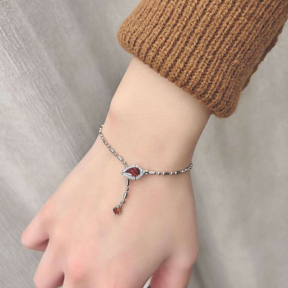 Niche French Style Super Fairy Snake Year Bracelet Emerald Zircon Light Trendy Fashionable Temperament 7a1