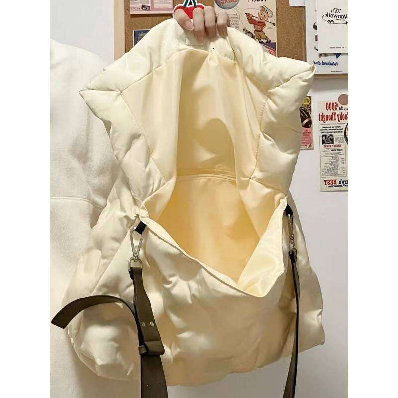 Niche Design Cloud Down for Women, Autumn and Winter New Large Capacity Casual Versatile Soft Lightweight Crossbody Bag