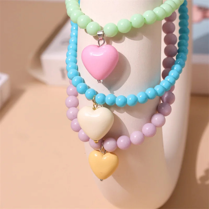 HANGZHI Color Beaded Chain Resin Heart Pendant Necklace For Women Girls Trendy Clavicle Chain Delicate Jewelry Gift 250729