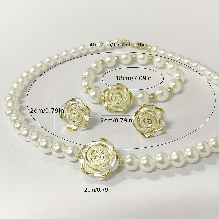 New Retro Designer Necklace Palace Camellia Pearl Necklace Fashion Light Luxury Niche Elegant Socialite Beach Lady Pendant Style Bracelet Set