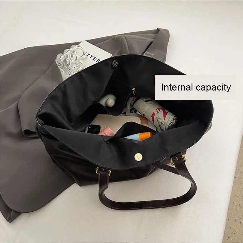 Big PU Leather Shoulder Bag for Women 2025 Winter Trend New Y2K Fi Handbags Women Travel Luxury Tote Bag Bags Y250730