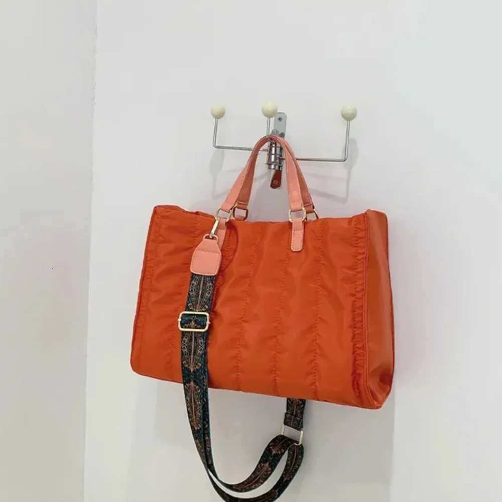 Handheld Tote Bag Large Quilted Puffer Crossbody Bags Portable Versatile Totes Simple Notebook Sack Large Capacity Shoulder Bags Y250730