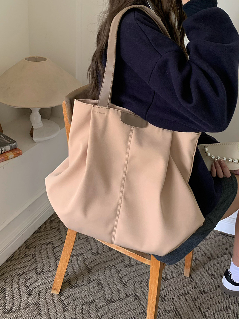 Designer Bag Luxury Bag Casual Versatile Shoulder Bag 2025 New Large Capacity Canvas Tote Bag For Women College Students Class Commuting Trendy Tote B