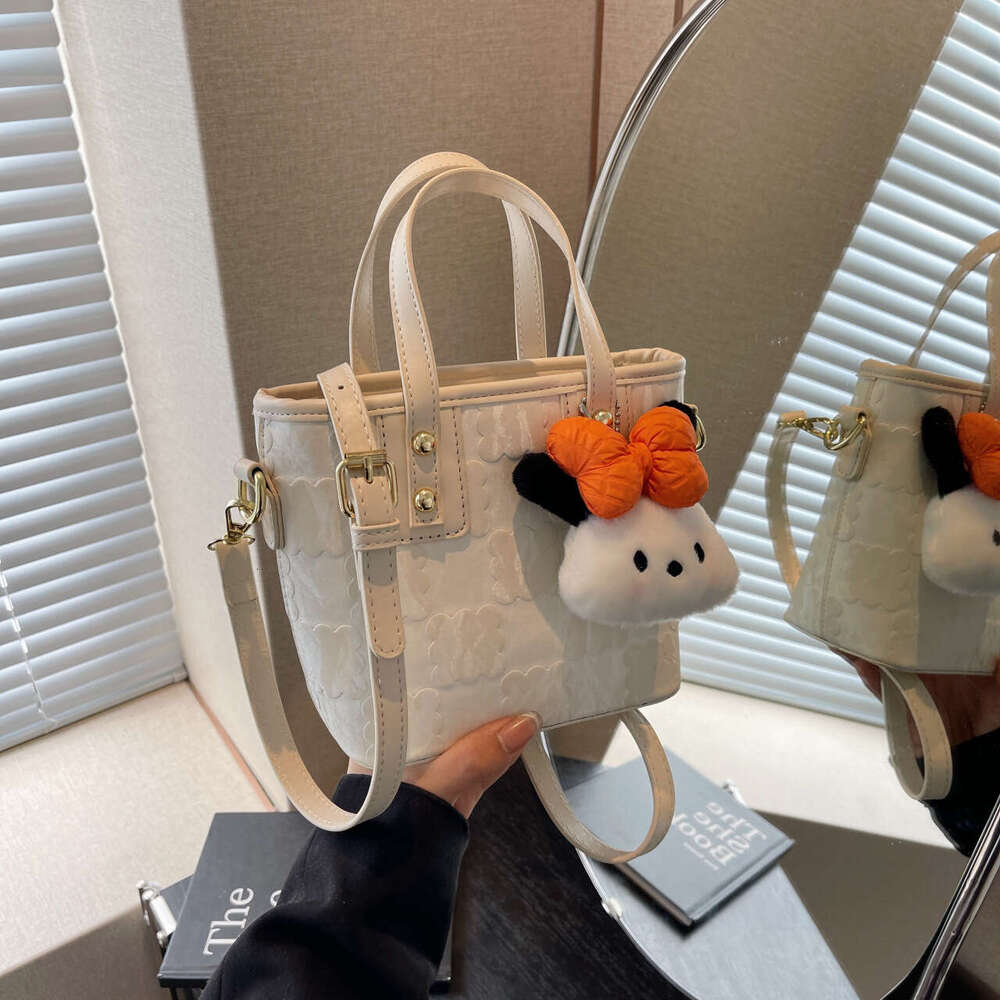 Women's 2025 New Crossbody Bucket Versatile Trendy Bag This Year Ins Design Handbag