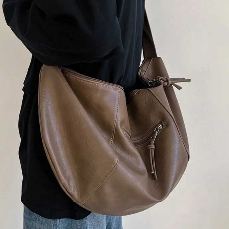 Stylish Dumpling Shaped PU Crossbody Bag for Men Suitable for Casual Outings and Large Capacity Needs Y250730