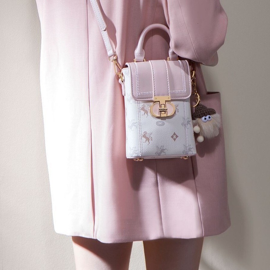 2025 Designer's New Women's Small Crossbody Bag Fashion Commuter Bag