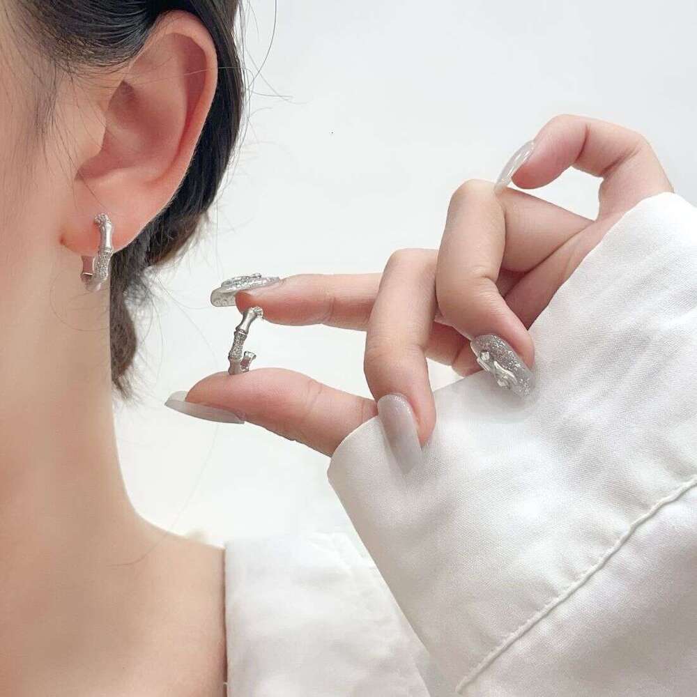 New Bamboo Stud for Women, Light , High-End Feel, Elegant Niche Design, Korean Style, Exquisite Fashionable Versatile Earrings 71e