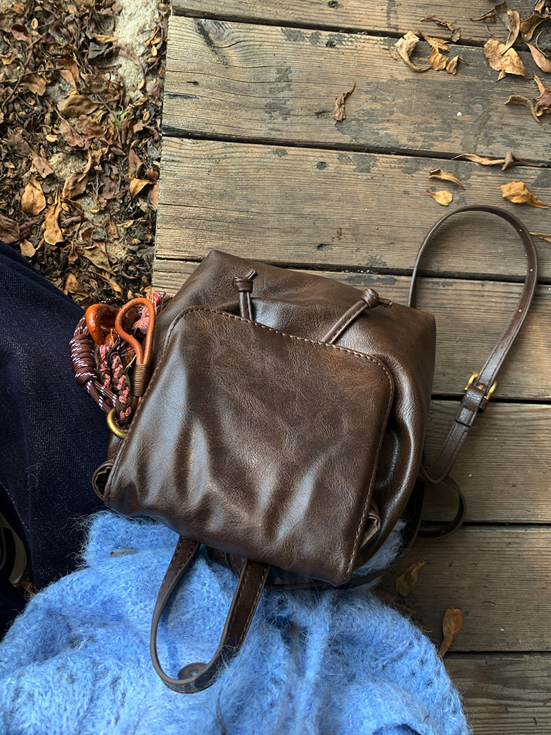 Designer Bag Brown Leather Texture Small Backpack Retro PU Soft Luxury Bag Leather Texture Versatile Shoulder Bag Commuting Versatile Small Backpack