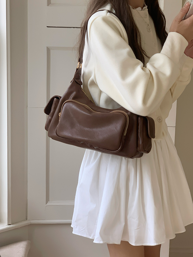 Designer Bag 2025 New Luxury Bag Korean INS Style Niche Black Retro Commuter Underarm Bag Single Shoulder Crossbody Punk Motorcycle Bag tote bag