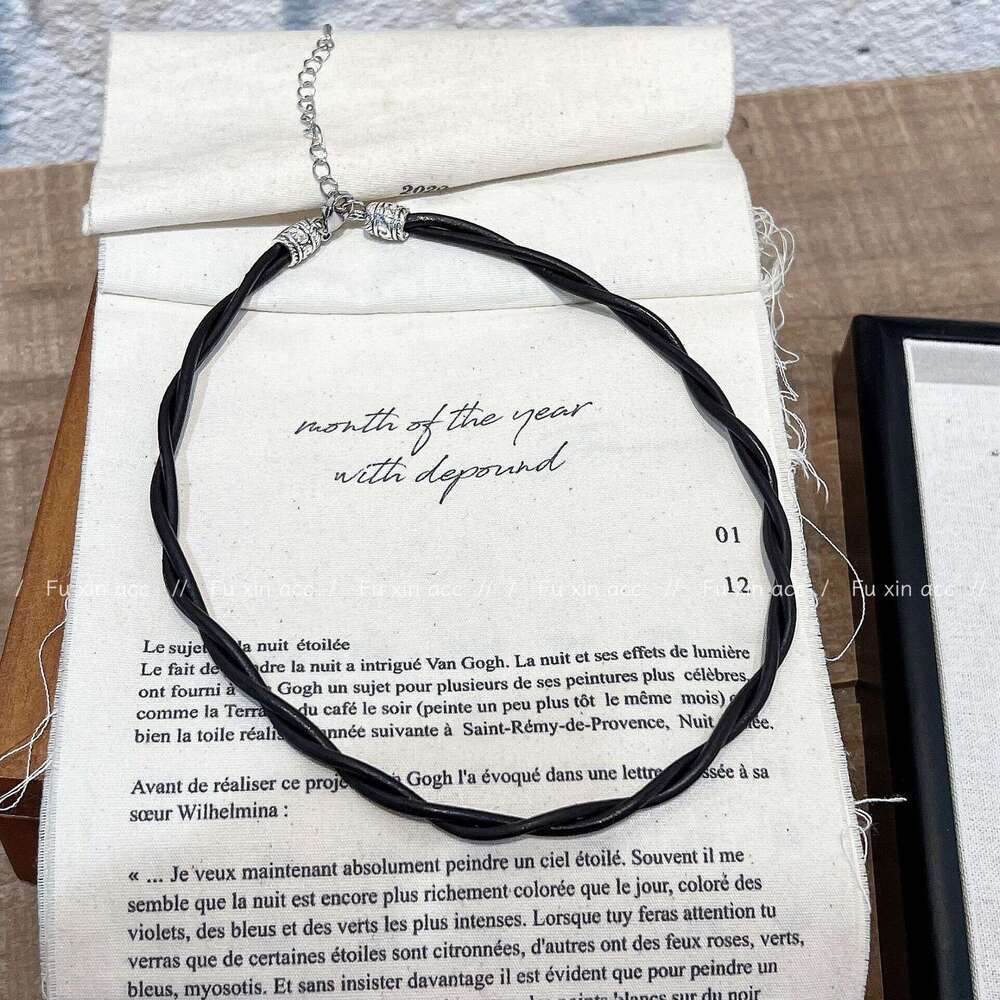 Light Niche Design Necklace for Men and Women, Simple Internet Celebrity High-end Double-layer Choker, Beautiful Black Versatile Neck Chain 59f