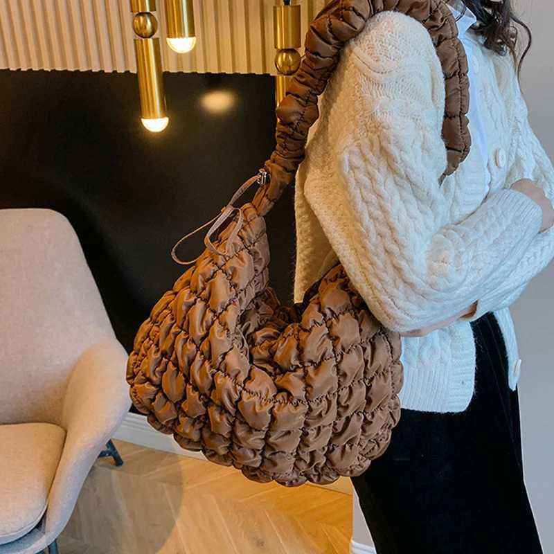 Large Capacity Puffer Crossbody Bag Pleated Nylon Cloud Shoulder Bag Tote Bucket Designer Bag Ruched Fi Lady Dumpling Buns Y250730