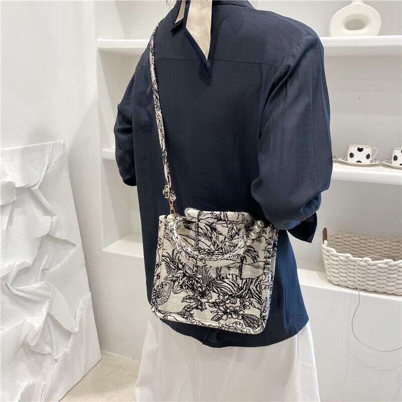 Trendy Large Capacity for Women 2021 New Fashion Versatile Ins Pearl Handbag Shoulder Crossbody Bag