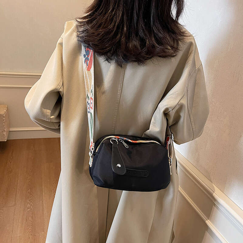 Oxford Cloth New Fashion Single Shoulder Design Commuter Large Capacity Versatile Casual Crossbody Bag