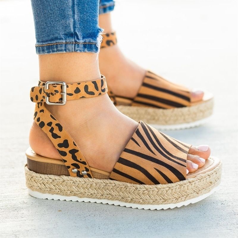 Trendsetting Leopard Patterned Platform Wedges: Casual yet Chic Footwear