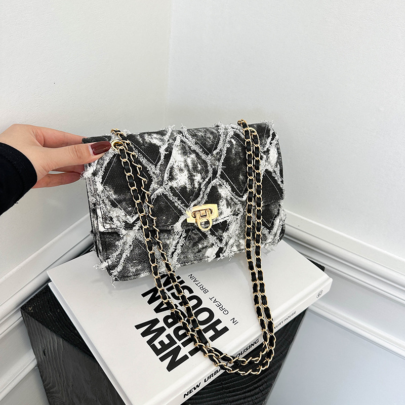 Summer New Women's Shoulder Bag New Denim Small Square Bag Armpit Shoulder Crossbody Bag Elegant Women's Handbag Fashionable Designer Bag