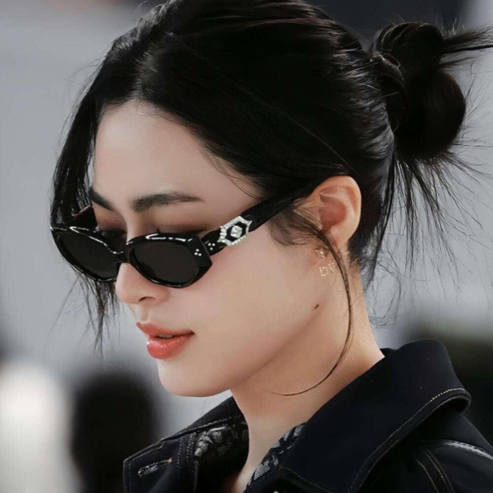 DHsunglasses 2025 Retro Cat-Eye Sunglasses - UV400 Protection, Slimming Small Frame, Fashionable for Women (6 Trendy Colors)