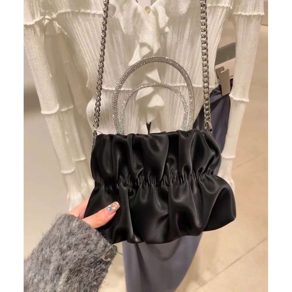 Macaron Fresh Style Handheld Crossbody for Women 2024 Summer New Fashion Versatile Pleated Cloud Chain Bag