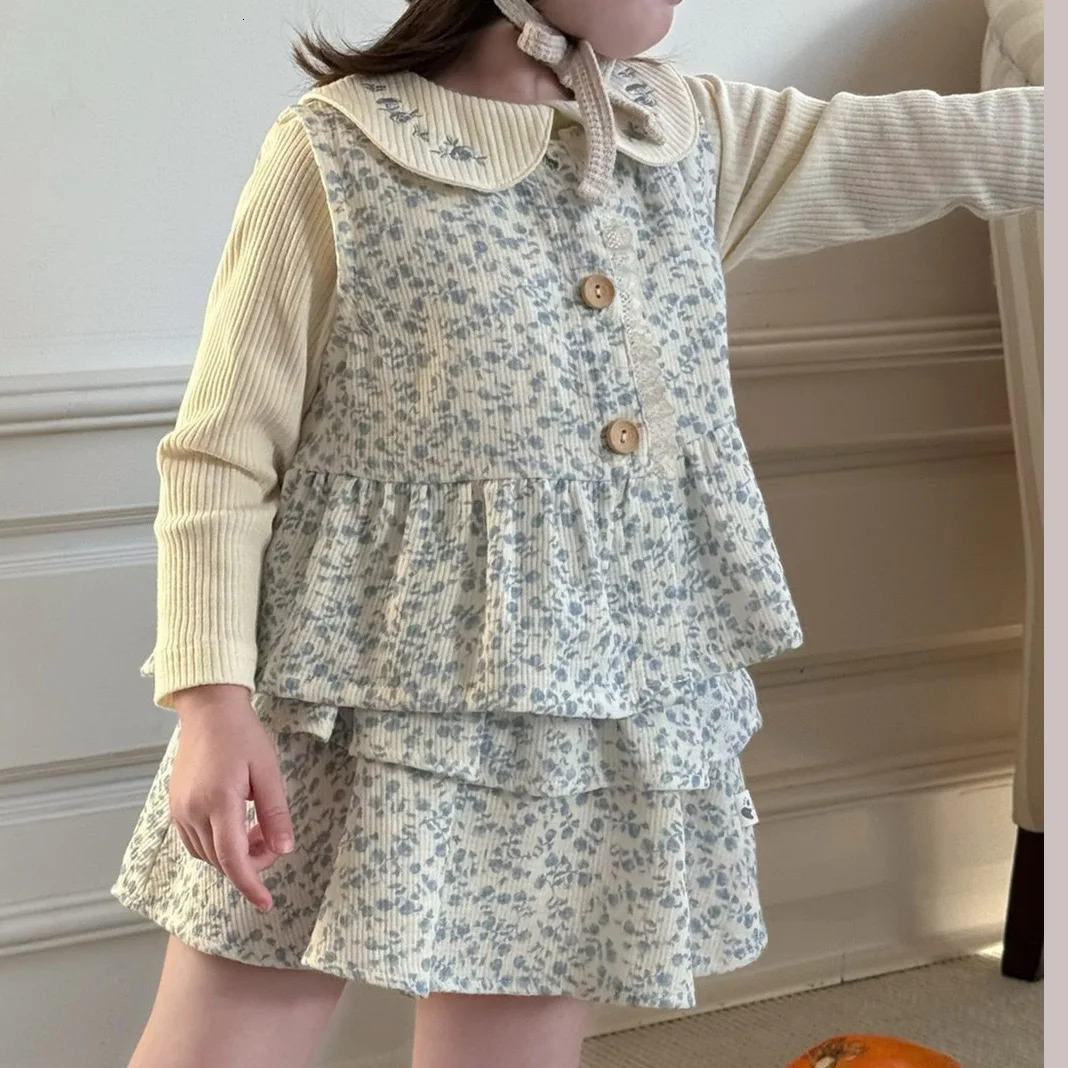 Autumn Baby Girls Sets Fragmented Flower Printed Kids Girls Sets Peter Pan Collar T-shirtButton VestSkirt Baby Girls 3pcs Sets 250729