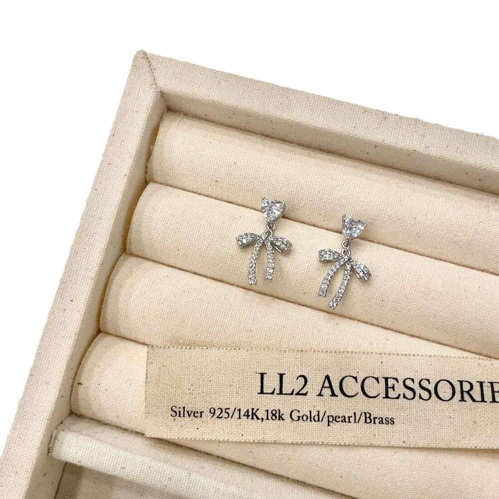 Brilliant Sparkling Heart Bow Niche Design Sense Simple Versatile Elegant High-end Earrings Fashion Item ff4