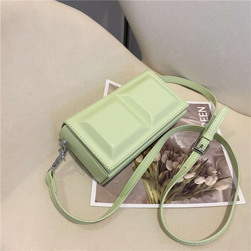 Design Sense Niche Fashion Internet Celebrity Square for Women 2023 New Summer Mini Chain Crossbody Small Shoulder Bag
