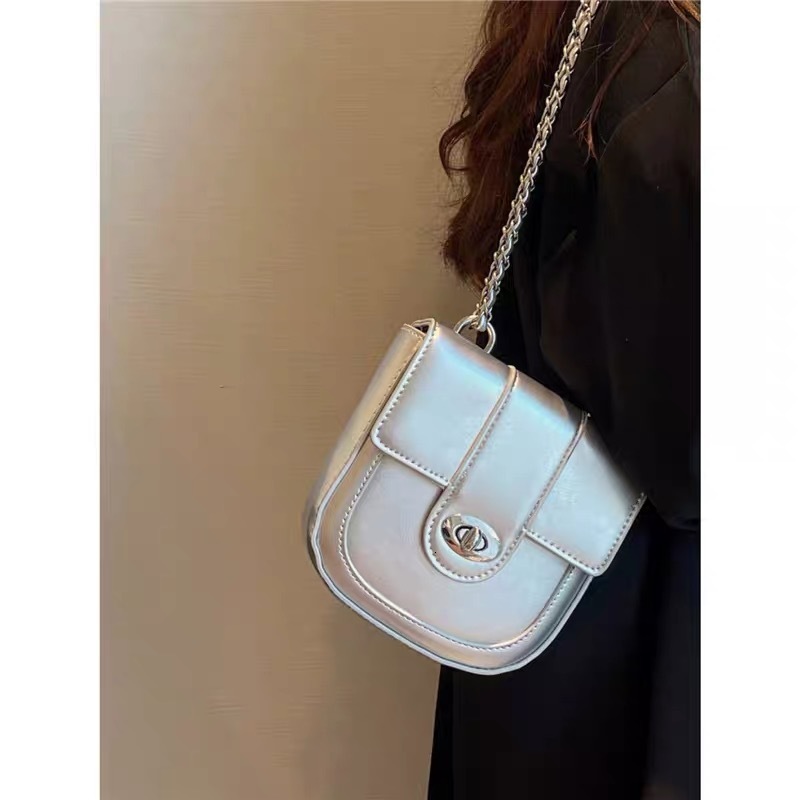 Designer Bag 2025 New Niche Design Textured Dark AGB Luxury Bag Hot Girl Chain Shoulder Underarm Bag Crossbody Saddle Bag Tote Bag