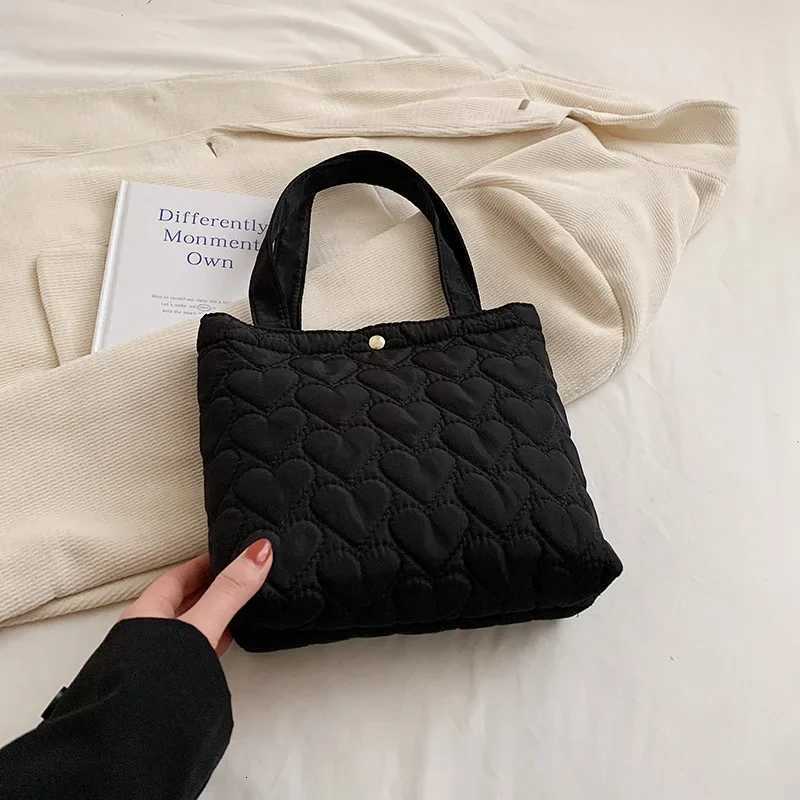 Solid Color Quilted Tote Bags Large Capacity Cott Padded Handbags Trendy Fluffy Shoulder Bag for Winter Travel Women Girls Y250730