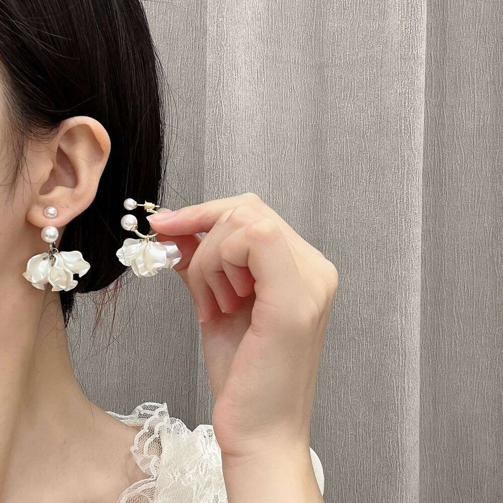 High-end French Elegant Pearl Flower Two-Way Wear Petal Gold Sier Forest Style Fairy Temperament Earrings 483