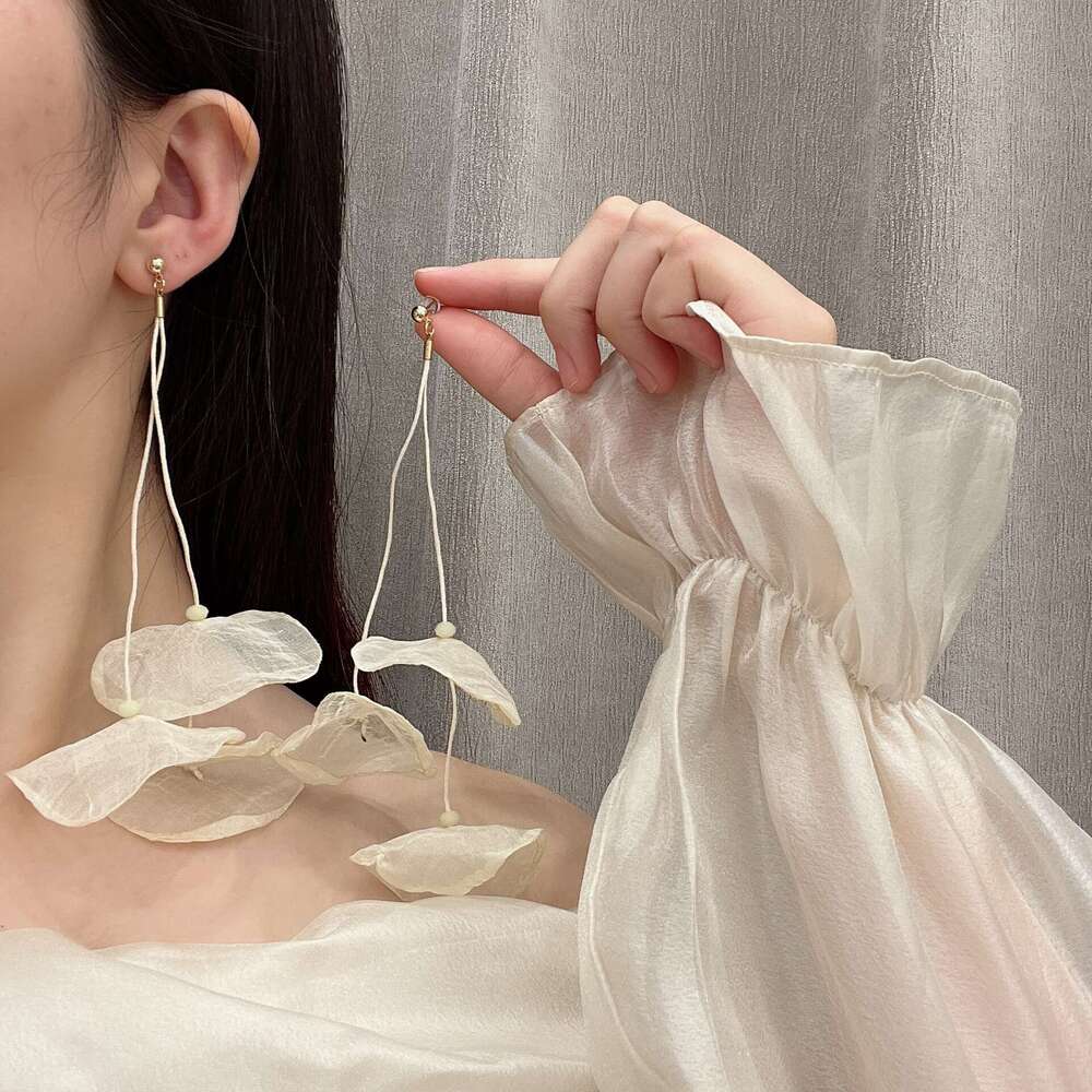 TikTok Light Elegant Beach Vacation Style Earrings Atmosphere Yellow and White Transparent Petal Shape e2f