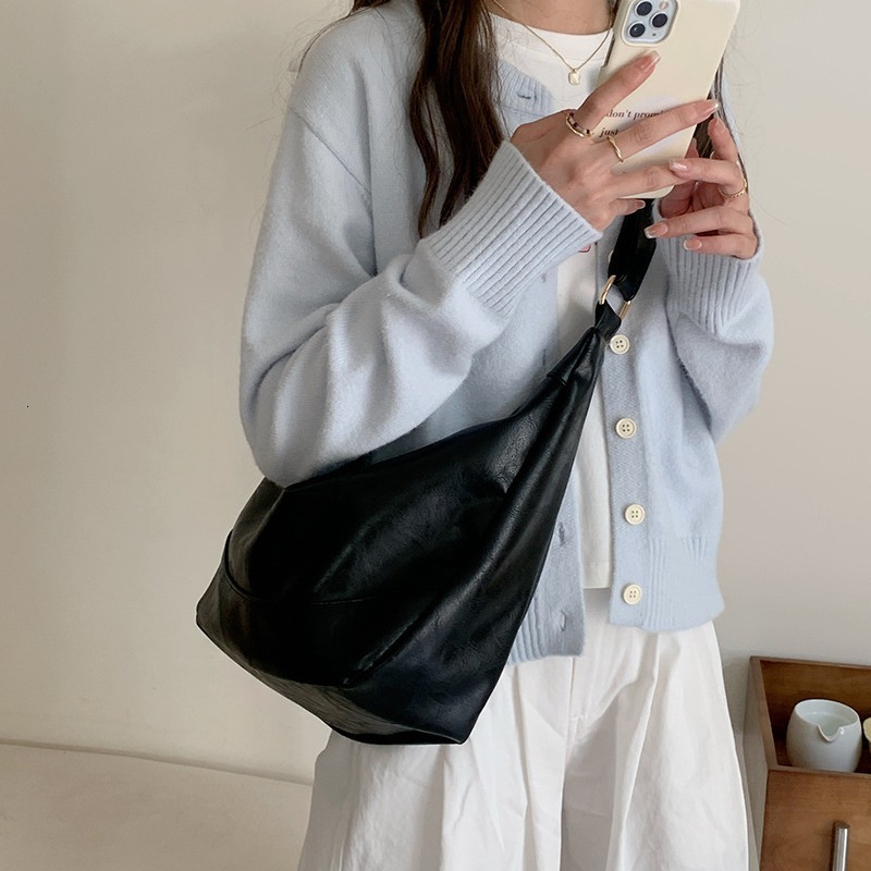 Designer Bag Large Capacity Dumpling Bag For Women 2025 Luxury Bag New Summer Shoulder Crossbody Bag For Students Class Commuting Pink Tote Bag Tote B