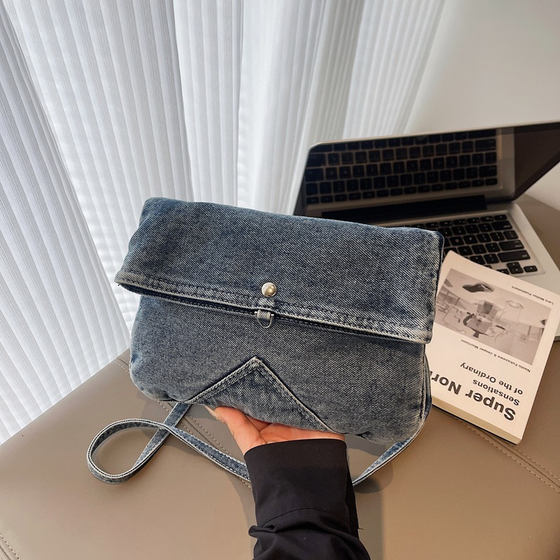 Summer New Women's Shoulder Bag Denim Bag Women's Large Capacity New Casual Simple Commuting Retro Designer Bag Minimalist Style Canvas Bag