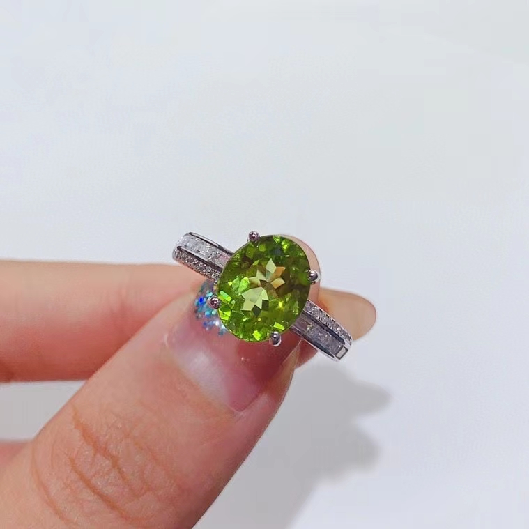 Classic design 925 silver peridot ring for women daily wear 8mm*10mm 3ct natural peridot jewelry with 18K gold plating
