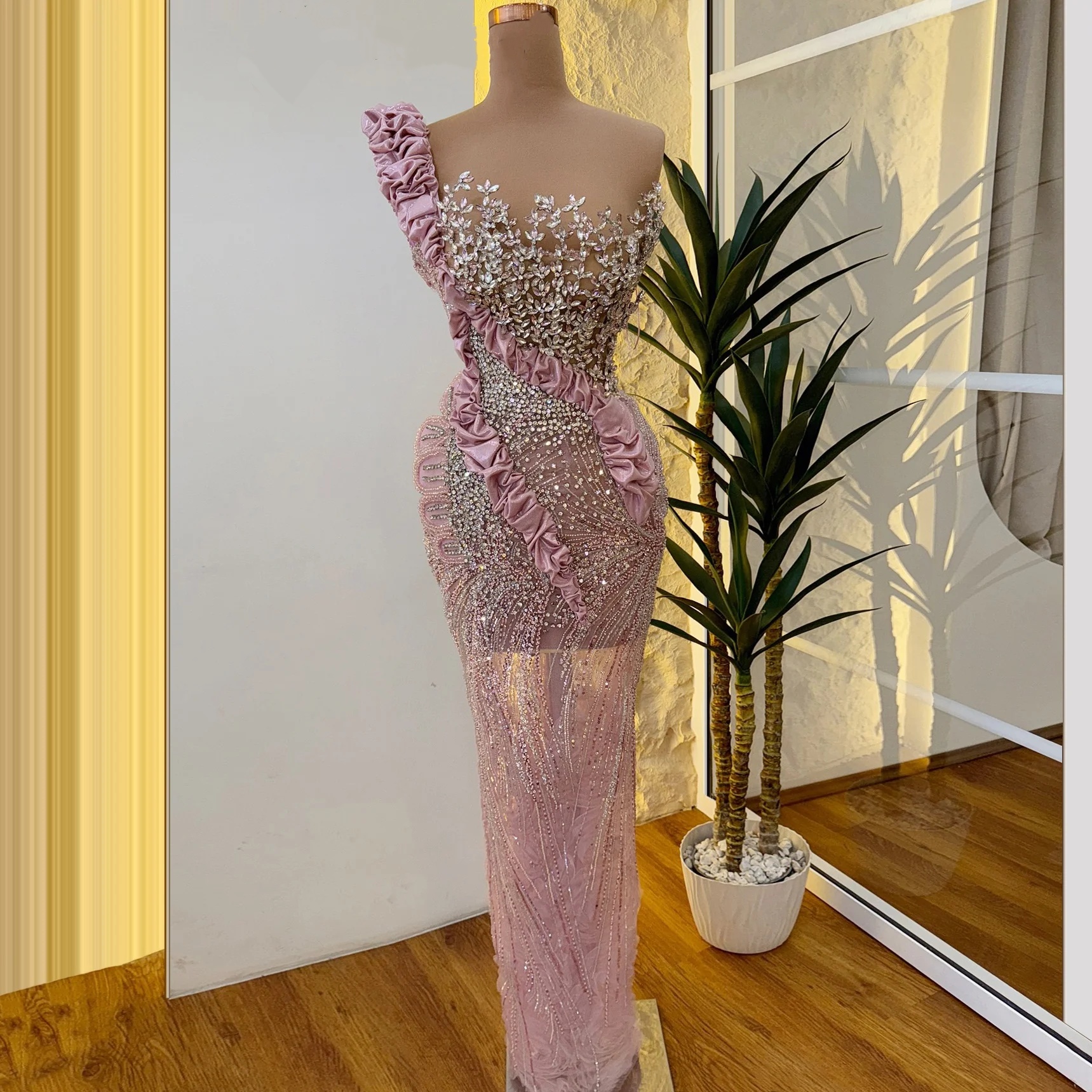 Luxury Evening Dresses Crystal Beading Prom Dress One Shoulder Rhinestone See Through Mermaid Sleeveless Party Gowns Sweep Train Vestidos De Noche Plu