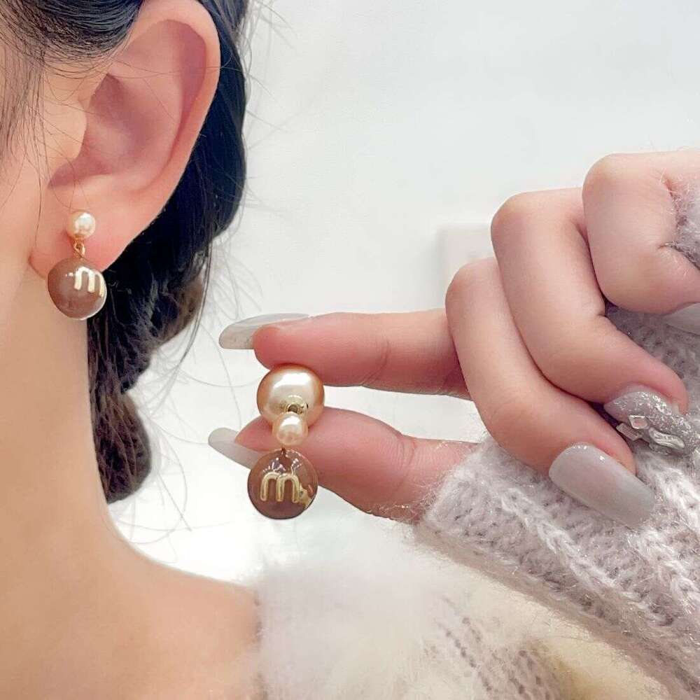 High-end Wine Red Brown Bead Short Unique Design Sense Stud Fashionable Elegant Earrings e13