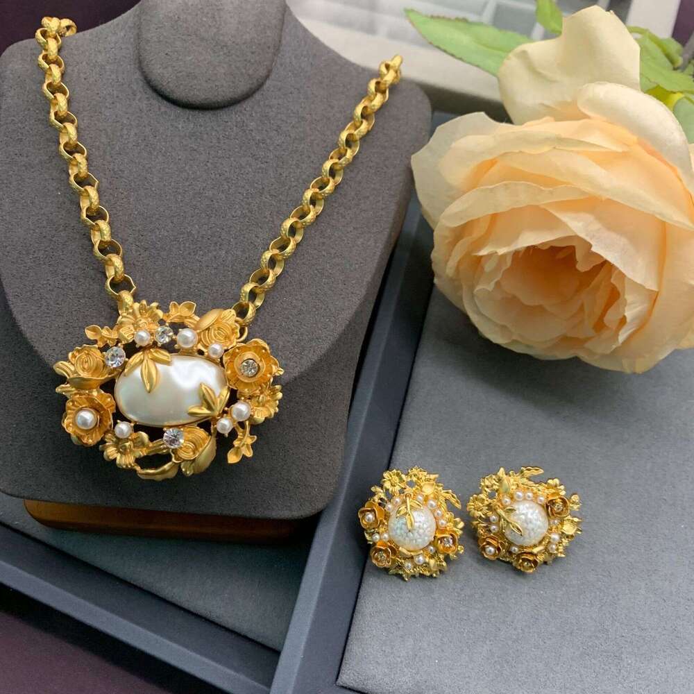 Three-dimensional Relief Pearl Flower Necklace Earrings Brooch Elegant Temperament Fashion Jewelry Set