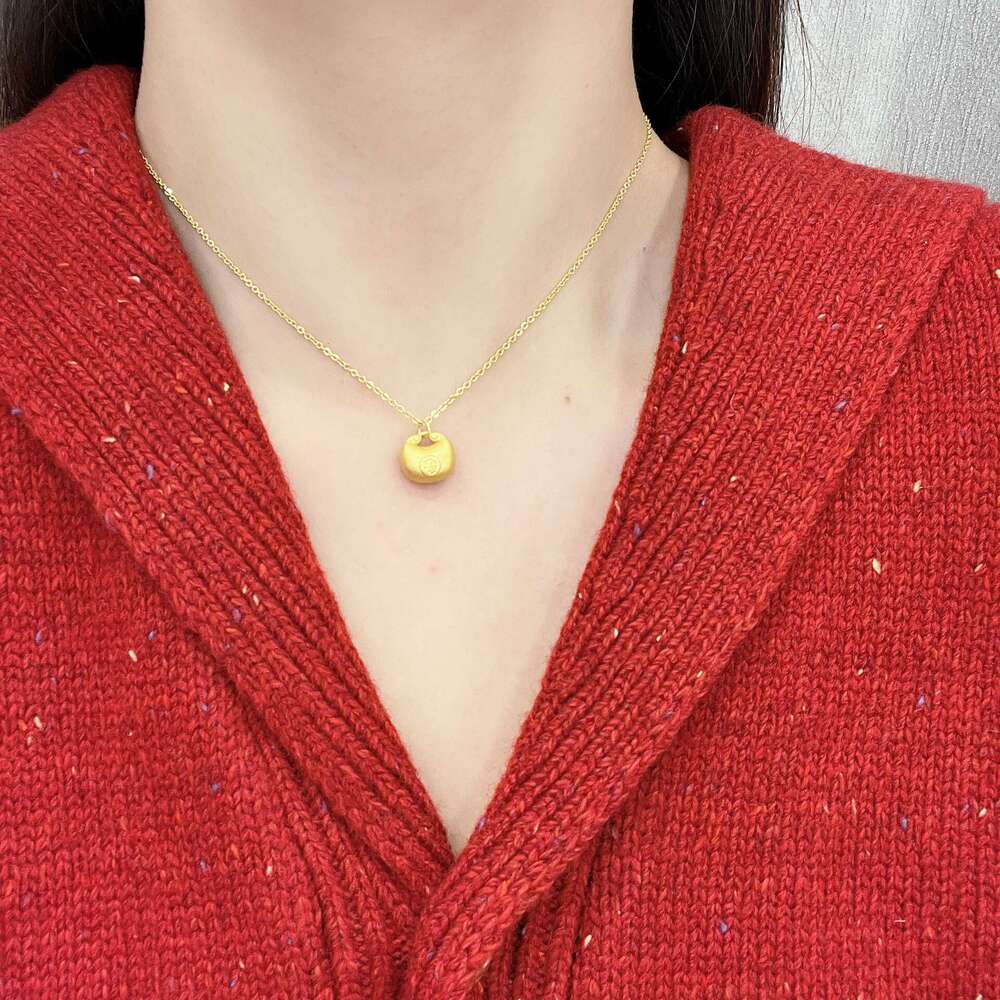 Acacia Bean Necklace Women, Collarbone Chain, Internet Celebrity Simple Elegant High-End Gold 2024 New Style, Cool and Versatile for Women 96c