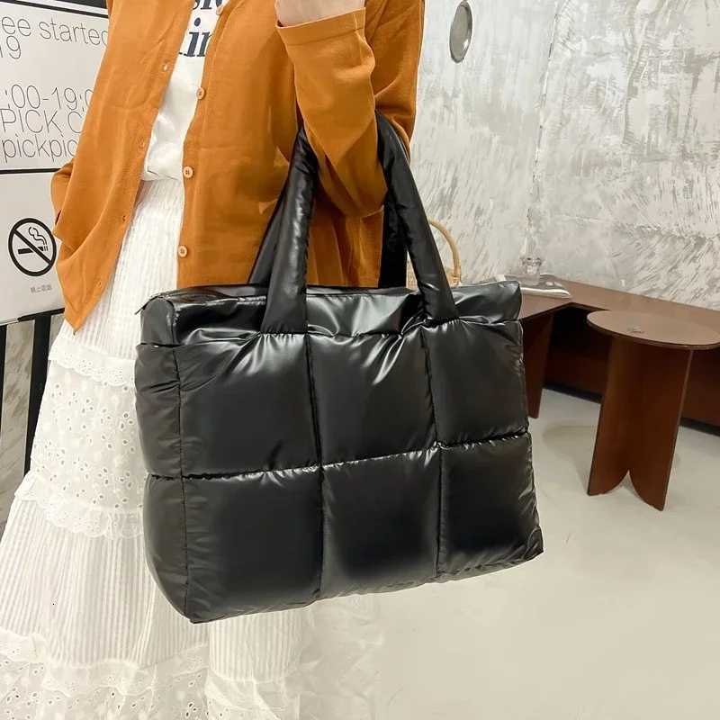 Large Capacity Tote Designer Sier Padded Handbags Fi Quilted Shoulder Bag Black Down Cotton Bag Nylon Shopping Bag Y250730