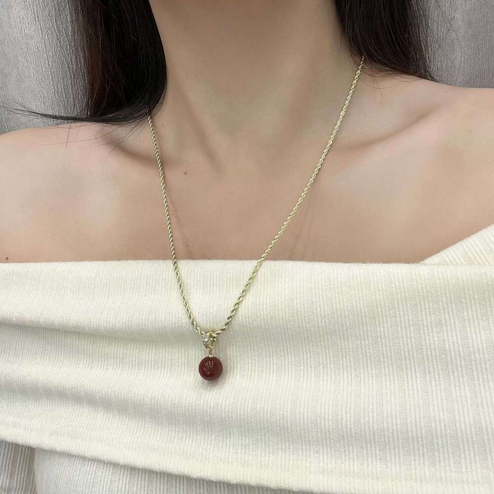 Universal Buckle Melard Tiger Eye Stone Pendant for Women, Autumn and Winter New Versatile Elegant Simple Niche Necklace 30e
