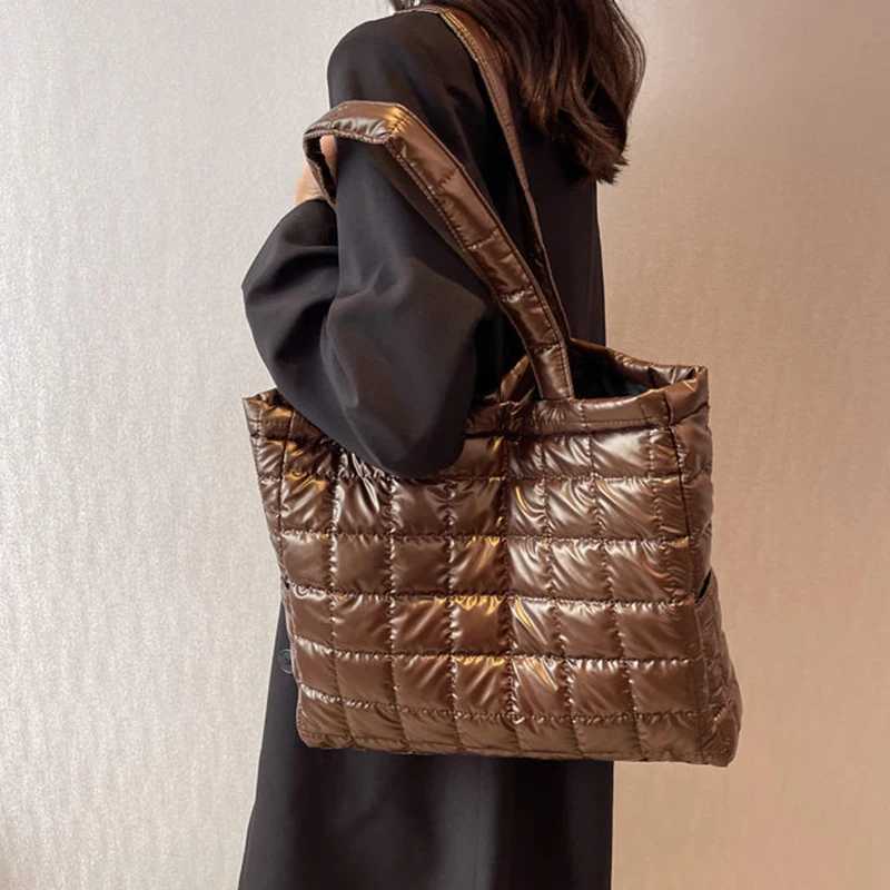 Hot S Winter Space Cott Totes Wen Large Capacity Padded Shoulder Bag Luxury Down Handbag Fem Shopping Armpit Bag Y250730