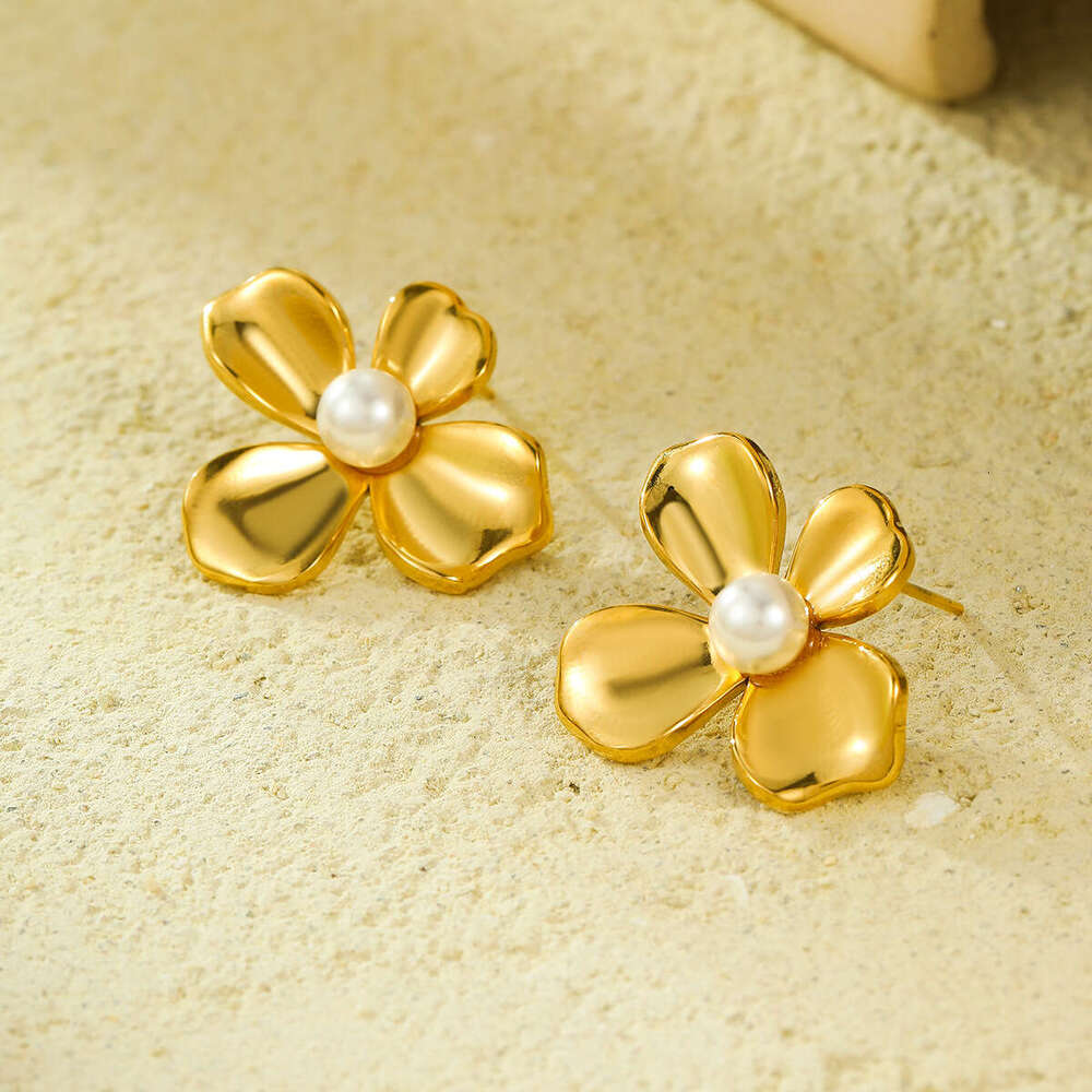 Hot Selling Flower Shape Inlaid Pearl Wind Ear Jewelry Female High Sense Stainless Steel Women Earrings