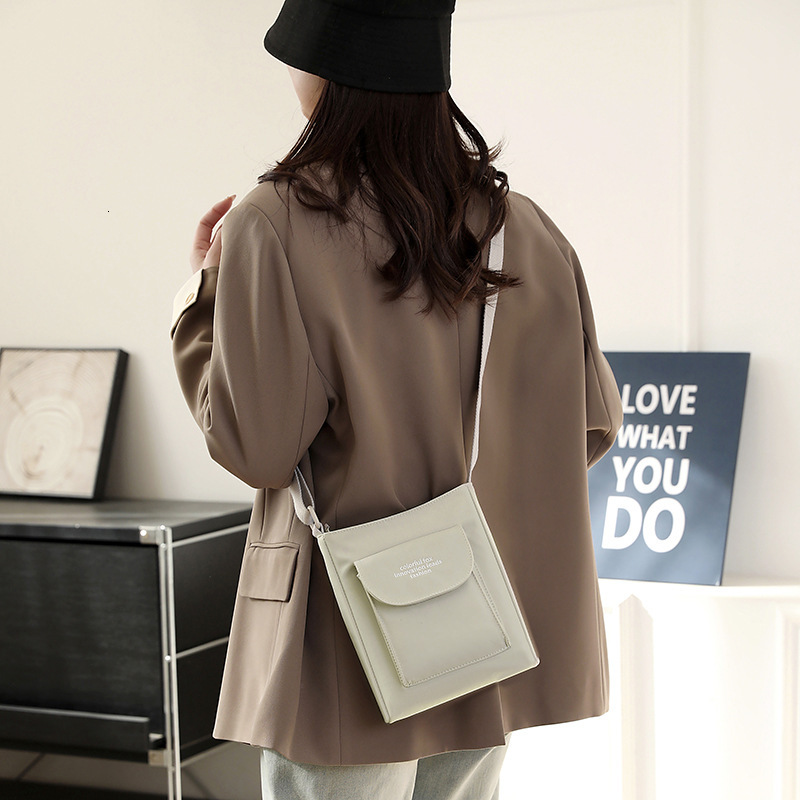 Colorful Fox New 2025 Versatile Lightweight Simple Single Shoulder Crossbody for Women Casual Commuting Phone Bag ddmymoon