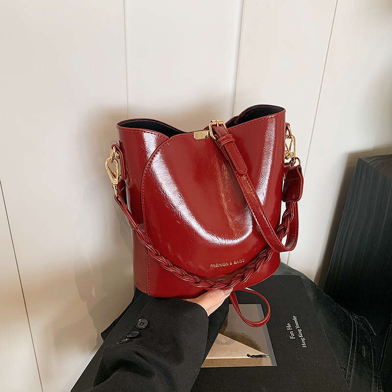 Unique Design Trendy Single Shoulder for Women 2025 New Textured Bucket Handbag Crossbody Bag