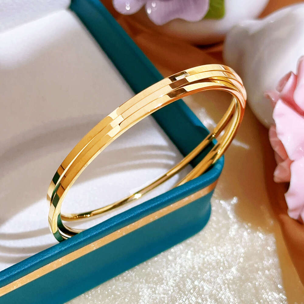 Fashion Light Exaggerated for Women Titanium Steel Non-Fading Mirror Round Circle Bracelet Personality Simple Jewelry