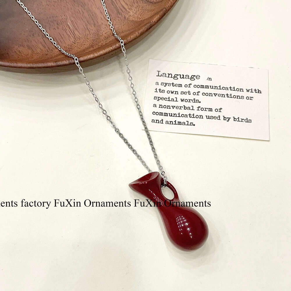 New Niche Design Bottle Heart Necklace Light Style Red Versatile Simple Accessory Layered Long Pendant e8e