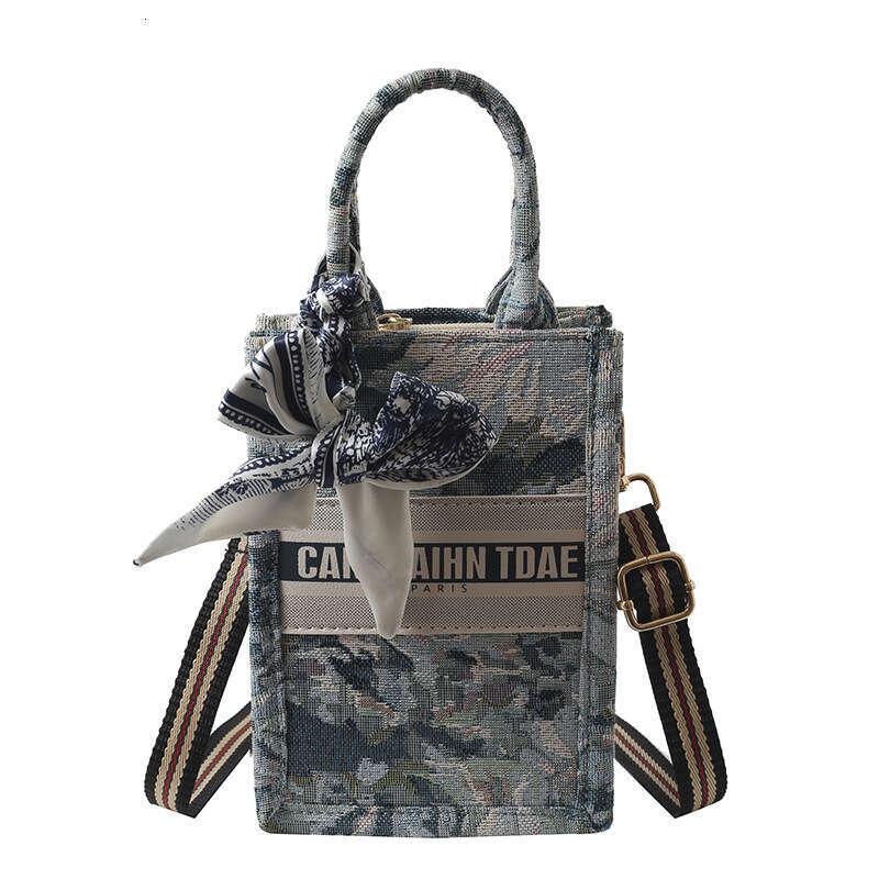 Fashion Monet Oil Painting Handbag for Women 2024 New Summer Phone Textured Niche Crossbody Bag