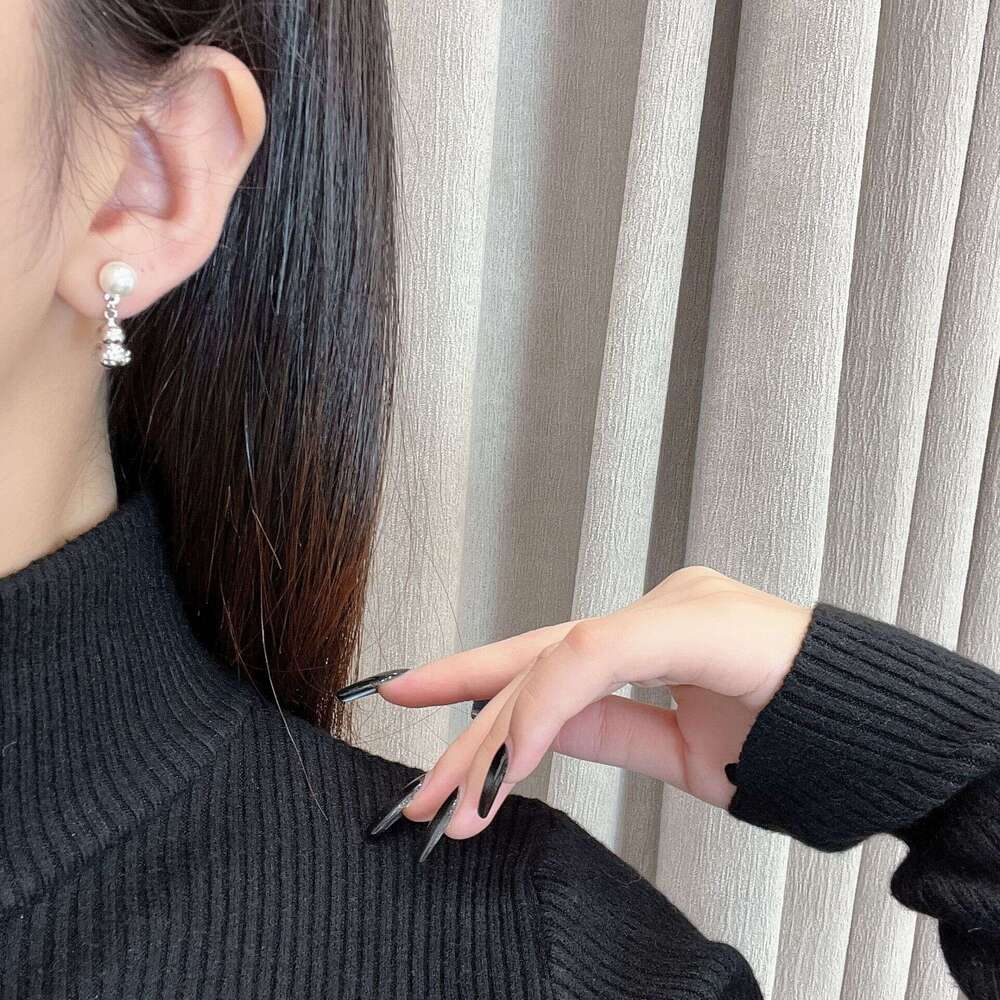 Cool Feeling Gourd Pearl New Chinese Style Niche Exquisite Unique Design Artistic Temperament Earrings d8e