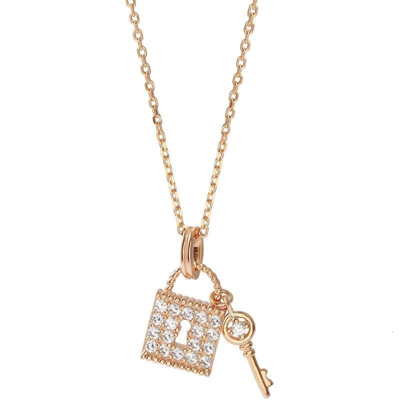 Diamond Lock Key Necklace For Women Korean Version Simple Female Student Design Niche Ins Beach Lady Pendant Fresh Light Luxury Designer Necklace Coll