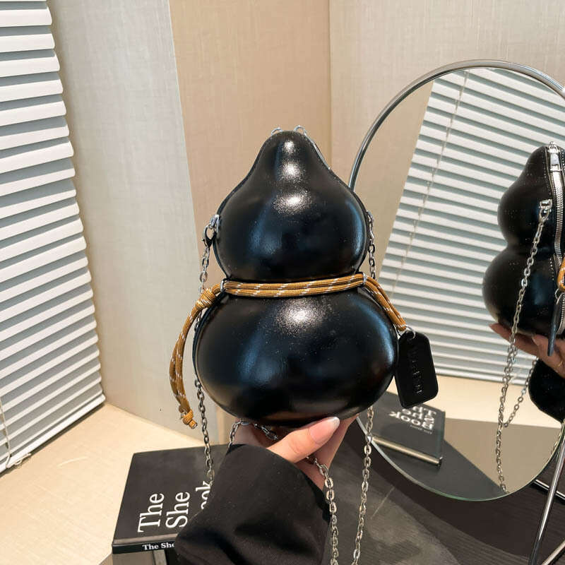 Trendy Gourd for Women 2025 Niche Design Single Shoulder Ins Style Personality Crossbody Bag
